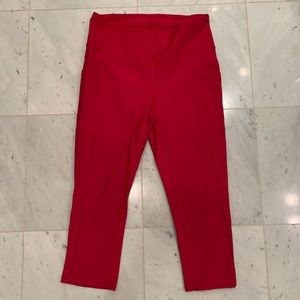 Endeavor Red cropped leggings